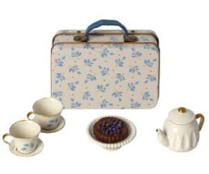 11-3110-01 Maileg Poppenhuis Afternoon Treat - Blue Madelaine 5707304128137 - (1)