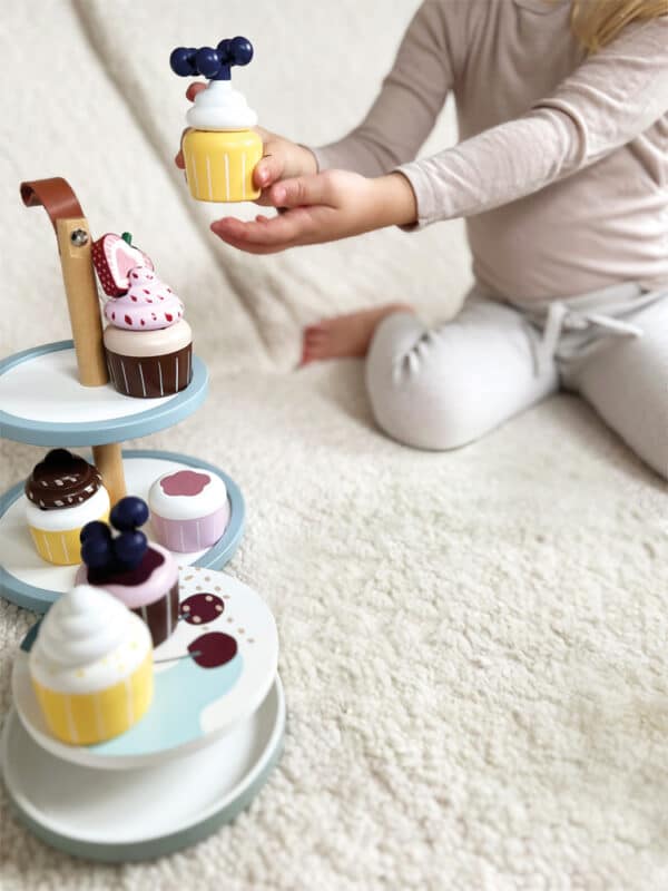 12434 Small Foot Fresh Cupcakes met Standaard 4020972124340 (6)