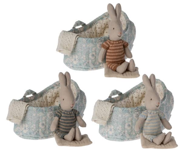16-1023-10 Maileg Rabbit in Carrot Cot Micro - Licht Blauw 5707304131205 (2)