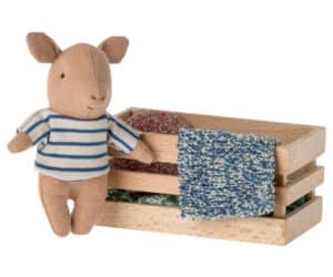 16-3988-01 Maileg Pig in Box Baby Boy 5707304130451 (1)