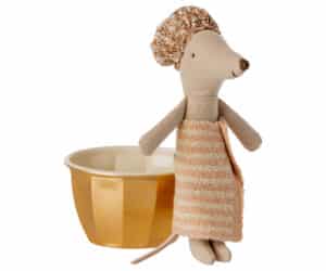 17-3210-00 Maileg Welness Mouse Big Sister - Spa Muis 5707304129554 (1)