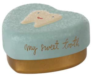 19-3607-01 Maileg Tandendoosje Tooth Box Mint Blauw 5707304129721 (1)