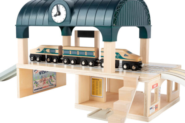 Small Foot Houten Trein Station met Accessoires + 3jr