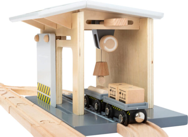 Small Foot Houten Trein Vracht Depot met Accessoires + 3jr