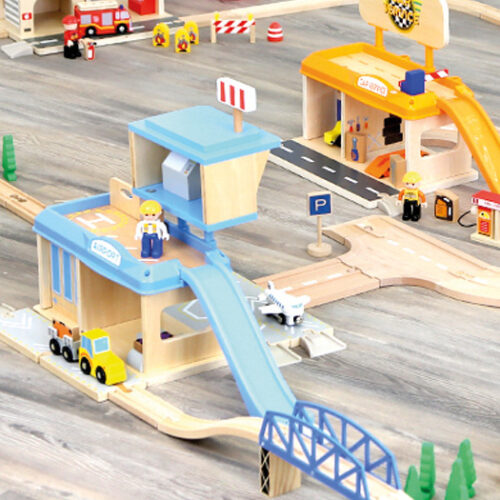 Small Foot Houten Trein Vracht Depot met Accessoires + 3jr