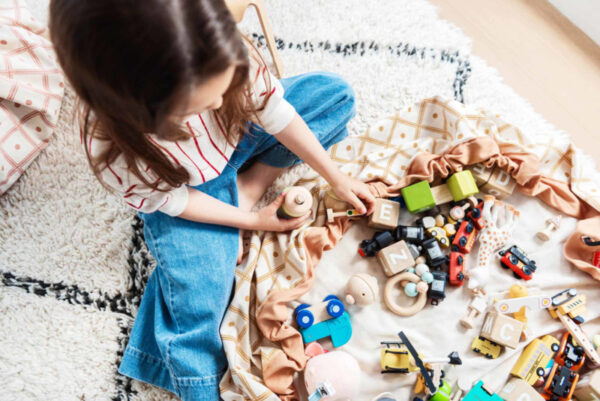 Play and Go Speelgoedkleed en opbergzak - Geo Mosterd Geel