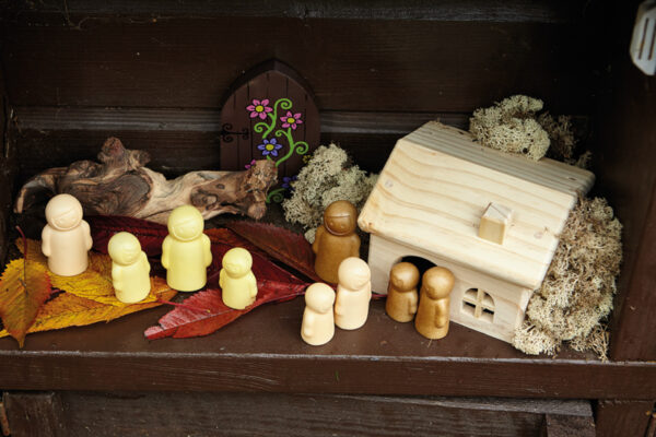 Yellow Door Sensory Play Stenen - Little People + 3jr