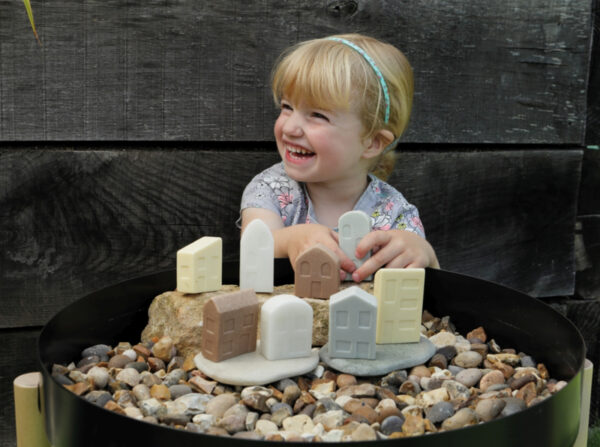Yellow Door Sensory Play Stenen - Little Lands Huizen + 2jr