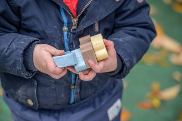 Yellow Door Sensory Play Stenen - Little Lands Voertuigen + 2jr