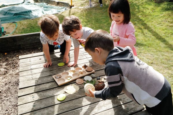 5060213763241 Yellow Door Sensory Play Stenen Let's Investigate - Natuur +2jr - (17)