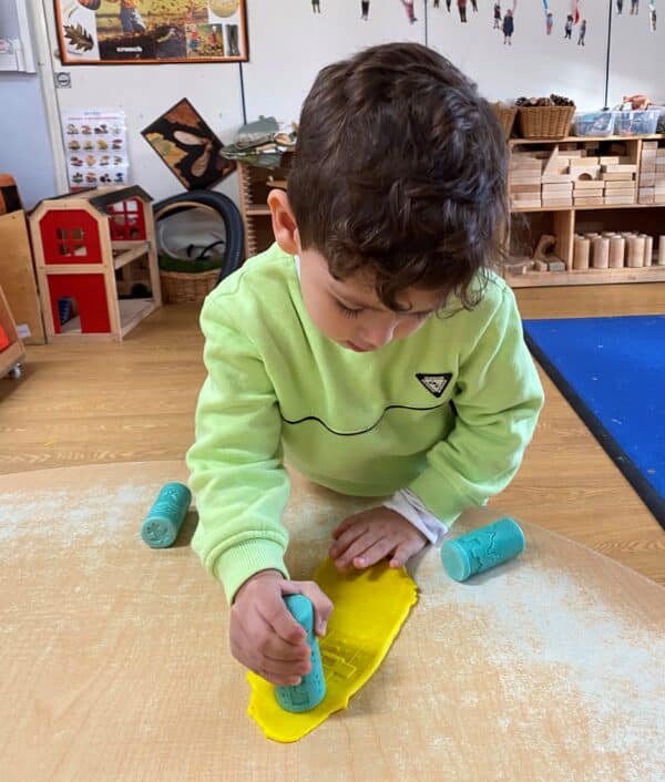 5060213763319 Yellow Door Klei Rollers Let's Roll - Nursery Rhymes +2jr - (12)