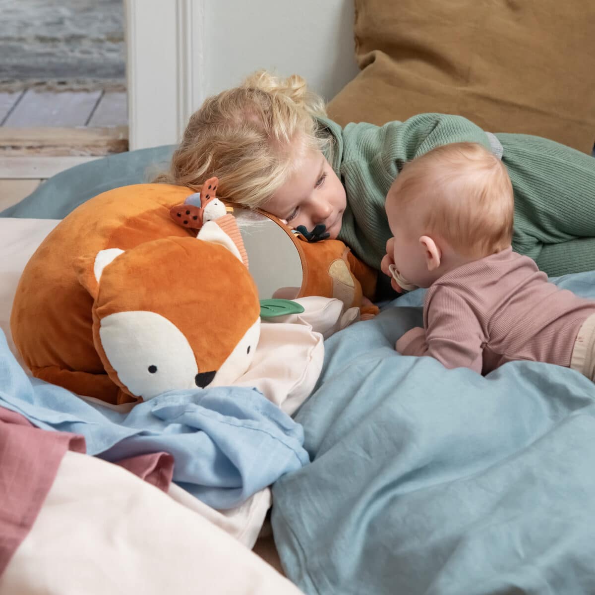 5704680064677 Sebra Activity Kussen Tummy Time - Sparky the Fox +0jr - 301030006 - (2)