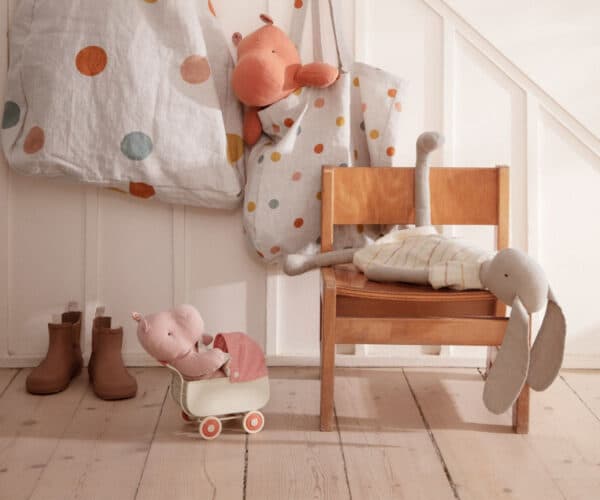 Maileg Poppenhuis Poppenwagen Micro - Roze