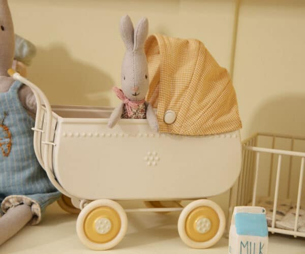 Maileg Poppenhuis Poppenwagen Micro- Geel