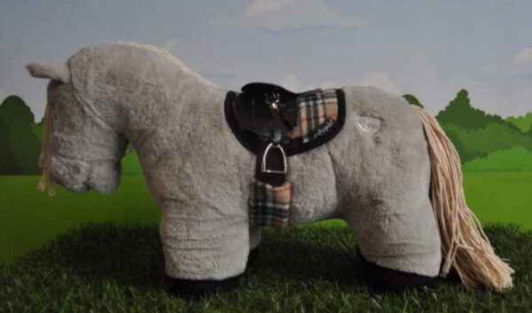 Crafty Ponies Zadeldekje en Singelbeschermer Burberry incl. instructieboekje