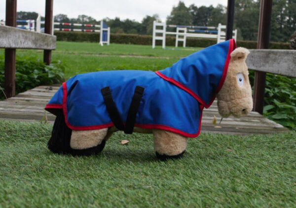 Crafty Ponies Buitendeken Blauw incl. instructieboekje