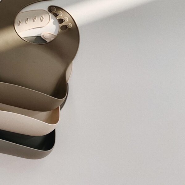 Mushie Siliconen Bib Slabbetje - Silver Sage