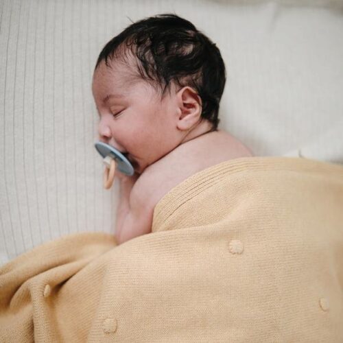 Mushie Deken Knitted Textured Dots Baby Blanket - Off White Melange