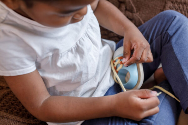 Plantoys Orchard Collectie Houten Schoen met Veters + 3jr