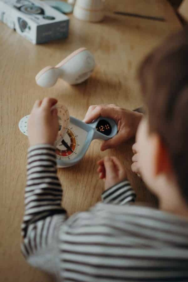 Kidywolf KidyAlarm Educatieve Klok en Wekker bij Grasonderjevoeten.nl