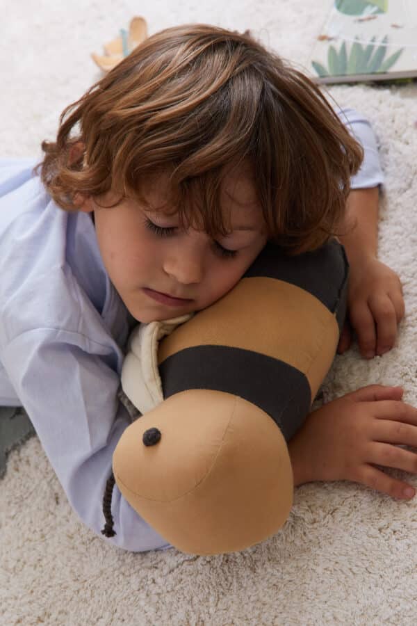 Lorena Canals Planet Bee Kussen Buzzy Bee Bij SC-BUZZYBEE (2)