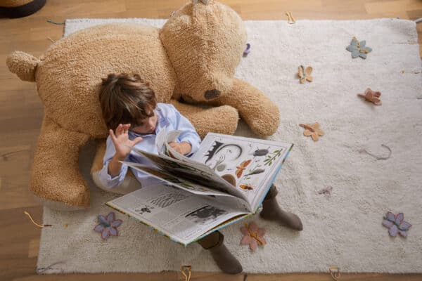 Lorena Canals Planet Bee Poef Beer Sleepy Bear (2)