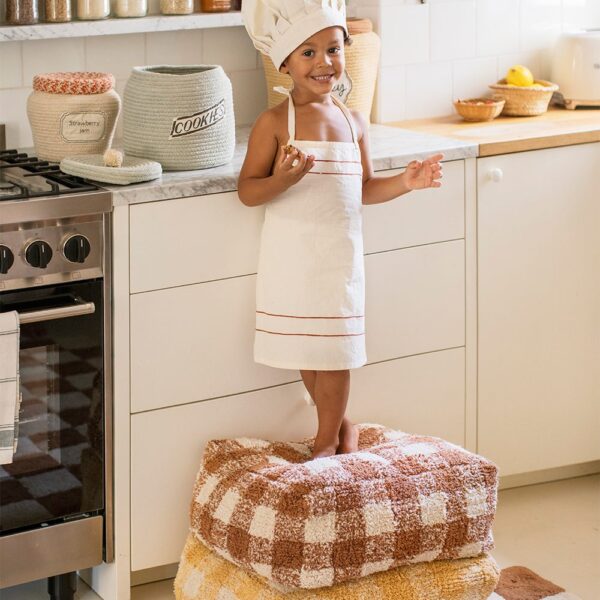 Lorena Canals Poef The Little Chefs - Vichy Toffee - (2)