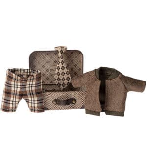 Maileg Grandpa Mouse Jacket, Pants and Tie in koffertje 5707304133261 (2)