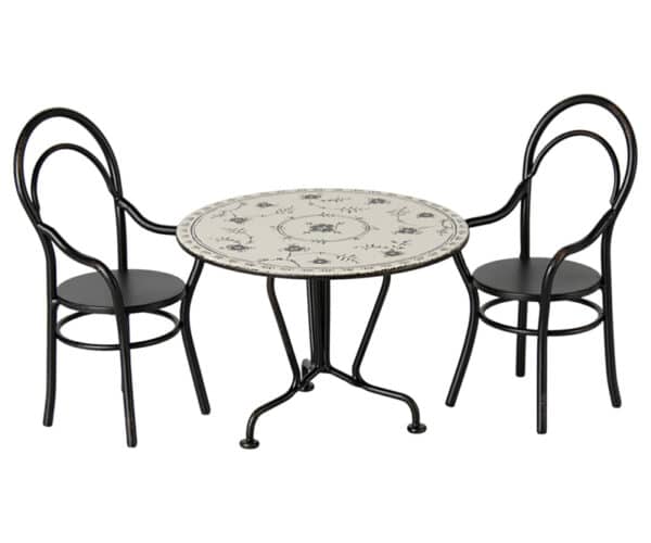 Maileg Poppenhuis Eettafel met 2 Stoelen Zwart 5707304144328