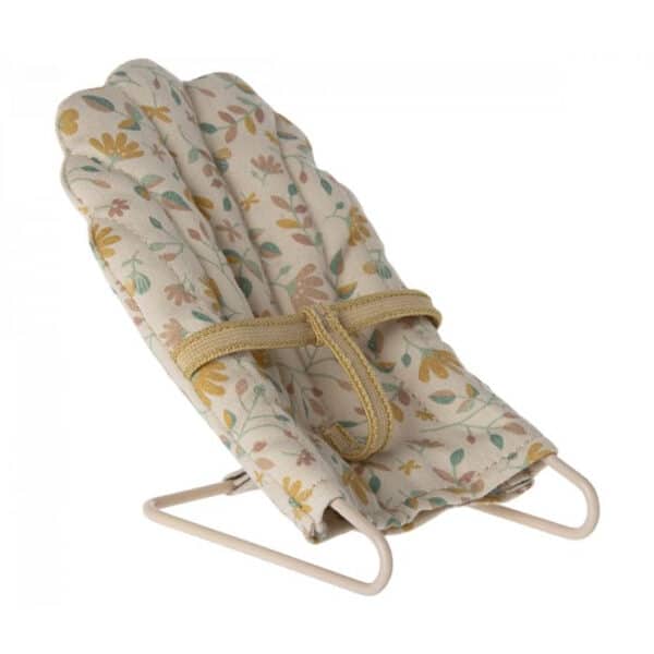 Maileg Poppenhuis Wipstoel Babysitter Micro 5707304134084 (3)