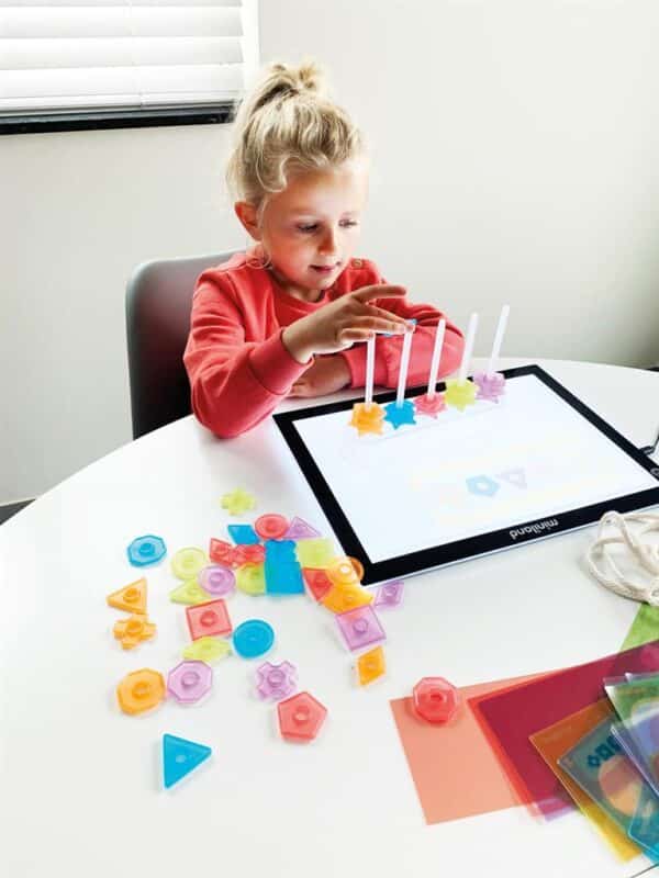 Miniland Lightpad Doorzichtig Speelgoed - Sorteren en Tellen 8413082321666 - 8232166 - (2)
