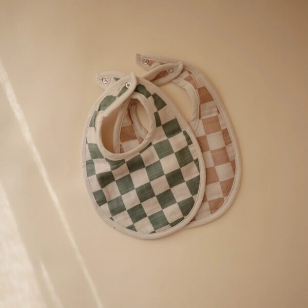 Mushie Slabbetje Muslin Bib (set van 2) - Olive Check Natural Check 0810052469621 (2)