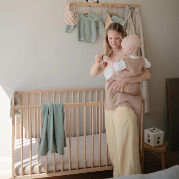 Mushie Wiegdeken Ribbed Baby Blanket - Roman Green 810052469362 7050502 (3)