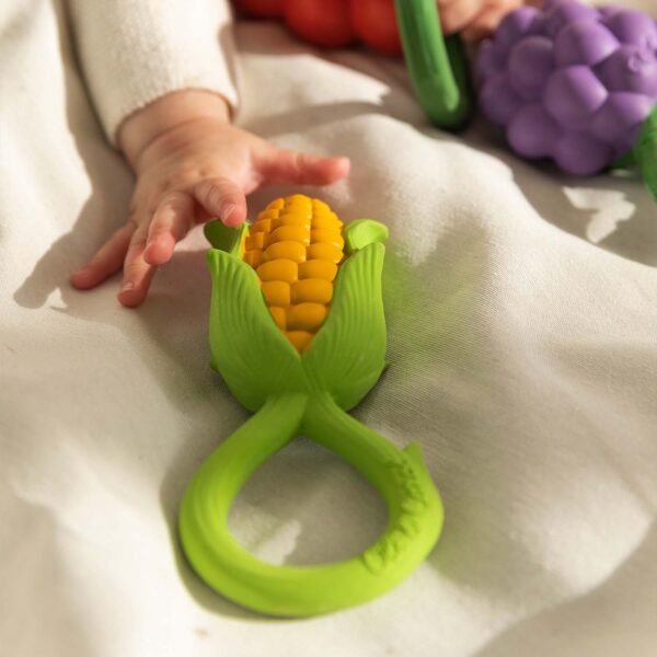 Oli and Carol Rammelaar en Bijtring Mais L-RATTLE-CORN 8437021201581 (4)