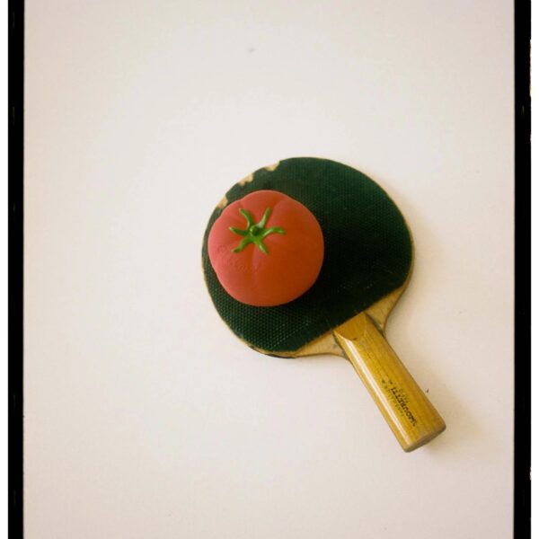 Oli and Carol Sensorische Bal Baby Tomaat L-BALL-TOMATO 8437021201703 (3)