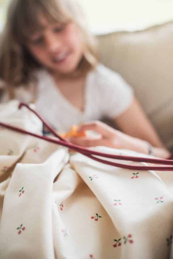 Play and Go Speelkleed en Opbergzak - Cherry Cherry 4895250600904 bij Grasonderjevoeten (8)