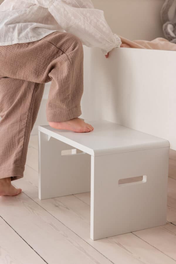 Sebra Krukje Step Stool Classic White 5704680070395 - 200730016 (1)