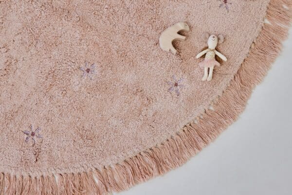 Tapis Petit vloerkleed rond rose met lila bloem detail