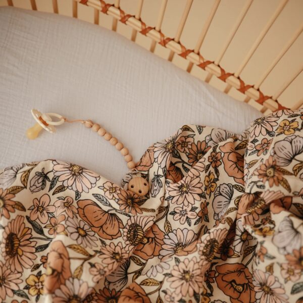 mushie swaddle hydrofiele doek xl retro flowers 4