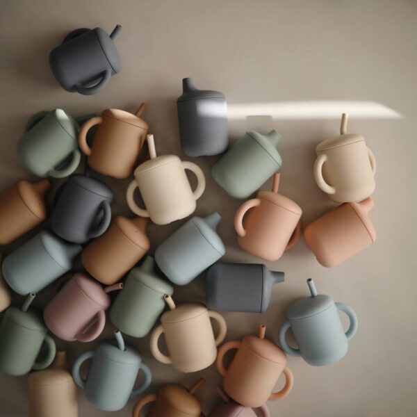 mushie tuitbeker siliconen sippy cup pale daffodil 2